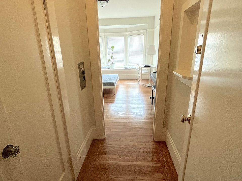 1st image of 2301 Bay St APT 104