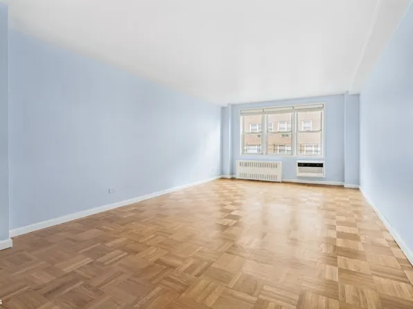 160 East 27th Street 11E image 3 of 14