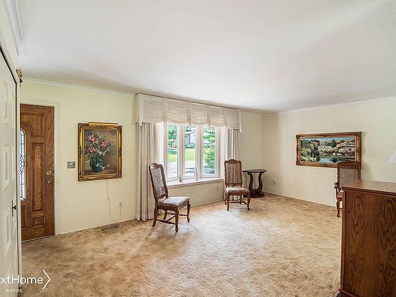 4th image of 2439 Marjorie Ln
