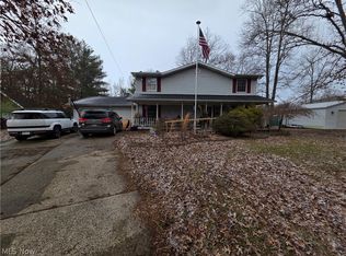 405 Windsor Dr, Mineral Wells, WV 26150