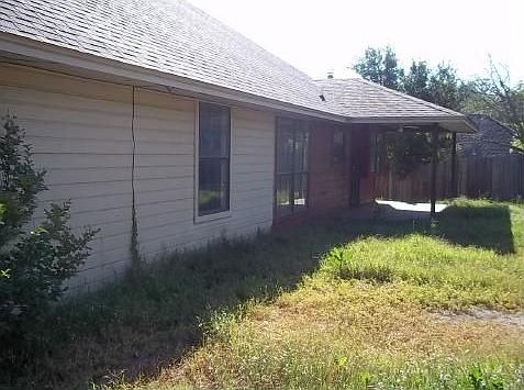 3rd image of 1816 Diana Ln