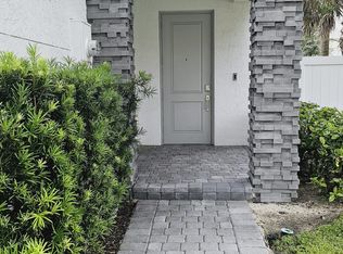 1136 Rio Ct, Pompano Beach, FL 33064