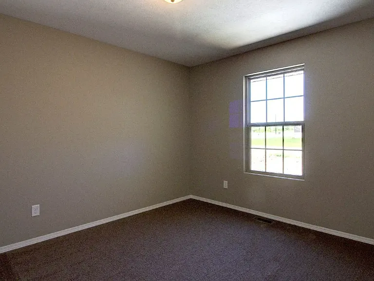 496 W Grace St — Photo 10