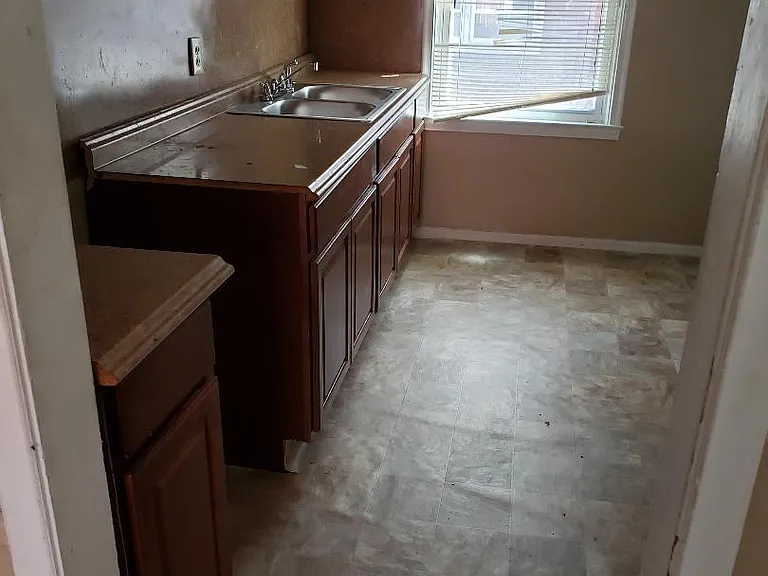 15366 Stout St — Photo 5