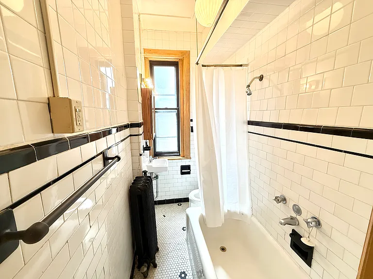 530 W Diversey — Photo 76