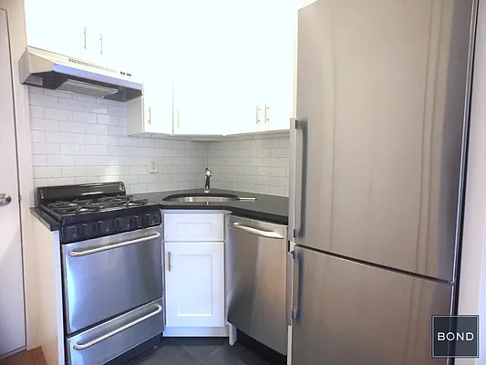 Rented by Bond New York | media 15