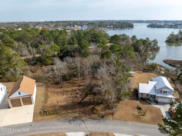 635 Riva Ridge Road, Sneads Ferry, NC 28460