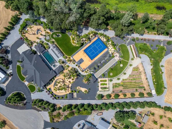 19580 Mockingbird Ln, Redding, CA 96002