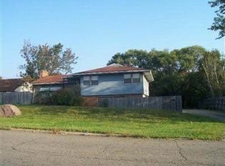 1104 Mathews Rd, Youngstown, OH 44514