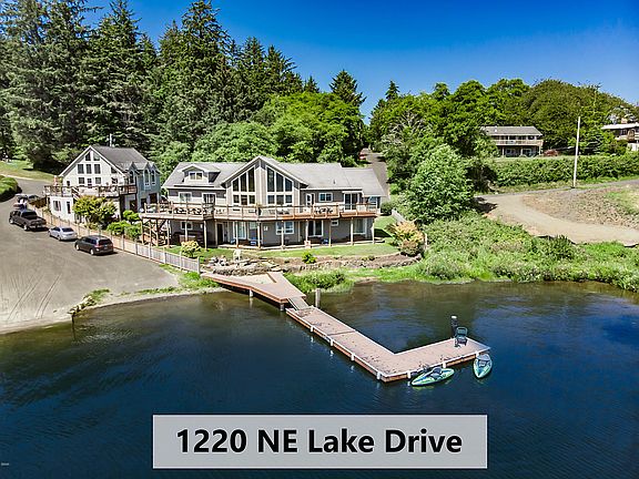4th image of 1220 NE Lake Dr