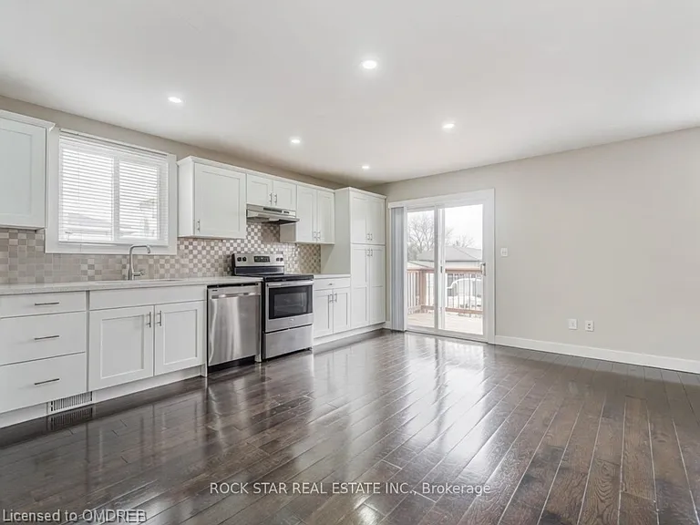 78 Billington Cres #UPPER — Photo 7