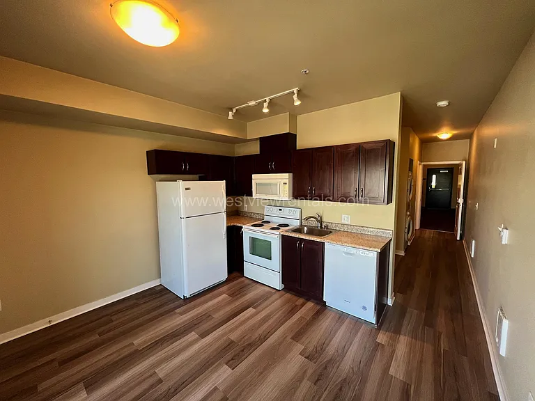 200 E Maple St — Photo 130