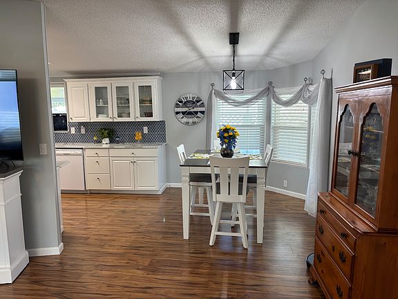 4th image of 2786 Niagara Way