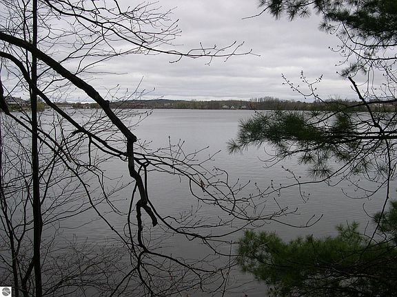 4th image of 1597 Edgewater Rdg Lot 8