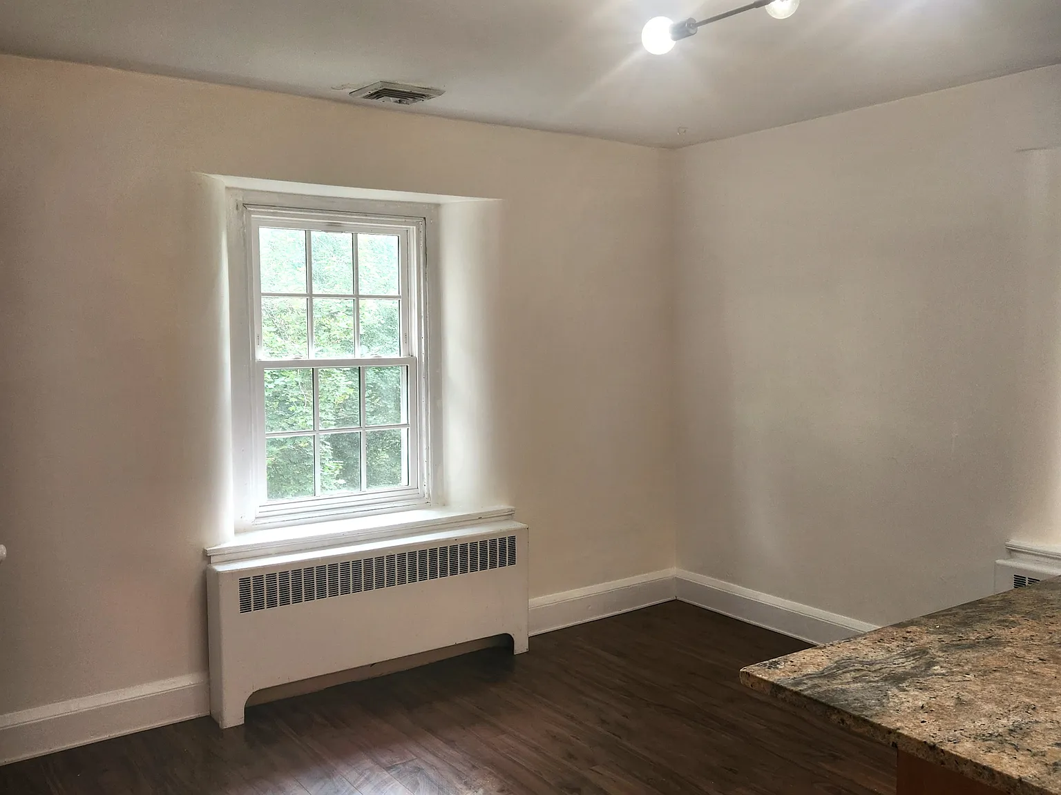 3 bed, 1500 sqft, $2,400 — Photo 4