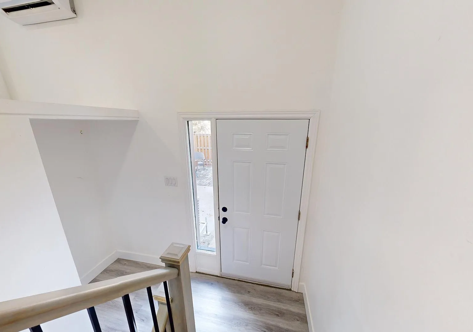 105 Andover Drive London — Photo 2