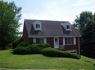 3rd image of 1017 Valley Dr