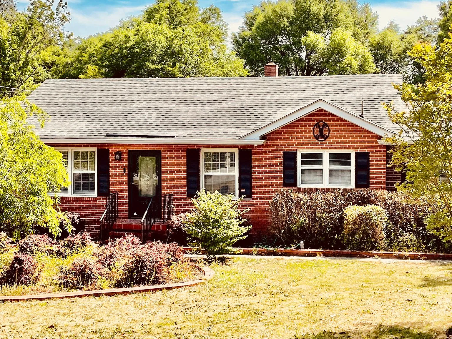 1922 Elizabeth Dr — Photo 3