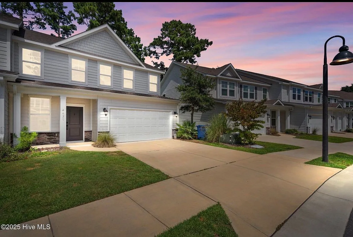 Building Photo - 4420 Finch Ln