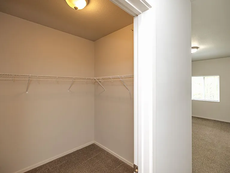 Kascade Place Apartments — Photo 96
