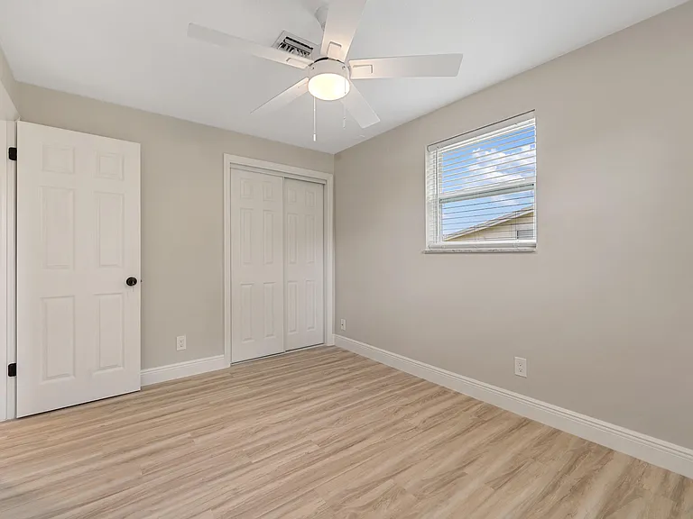 204 Circle E — Photo 35