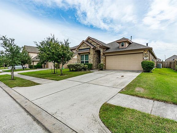 2nd image of 6718 Hunters Creek Ln