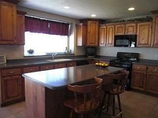 Solid Surface Tops