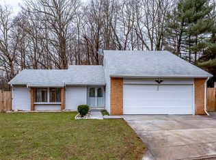 136 Avondale Dr, Sterling, VA 20164