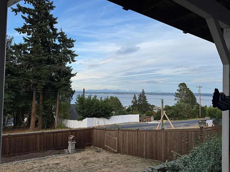 1353 Rainbow Ln — Photo 32