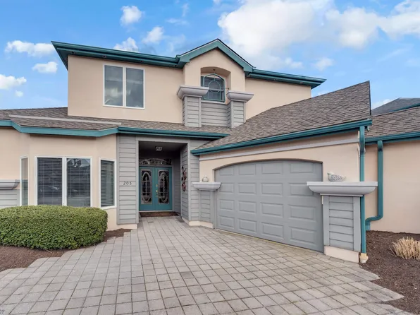205 Dune Dr, Wildwood Crest, NJ 08260