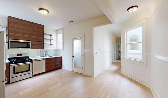 3rd image of 1633 Washington St #1637