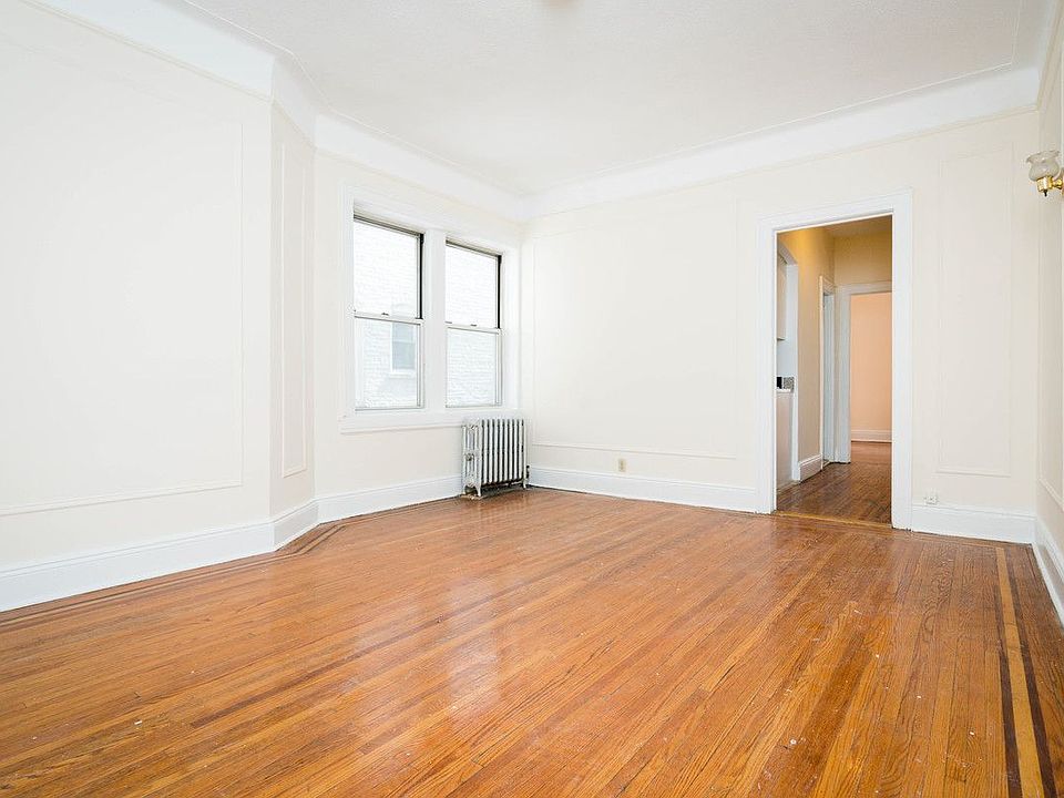 1st image of 4535 46th St APT 4D