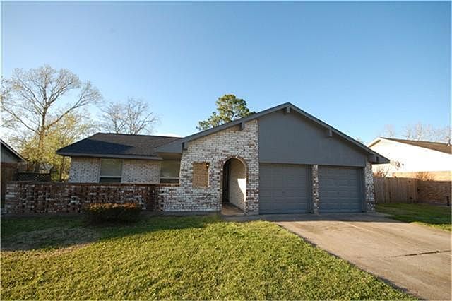 1st image of 319 Coventry Ln