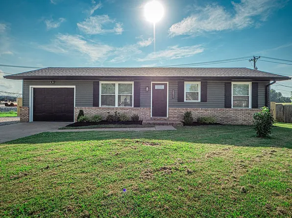 1821 Westwood Dr, Mount Vernon, IN 47620