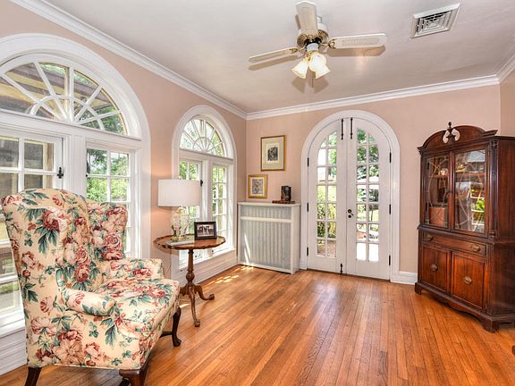 5th image of 4904 W Woodlawn Ct