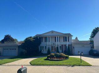 39300 Twenlow Dr, Clinton Township, MI 48038