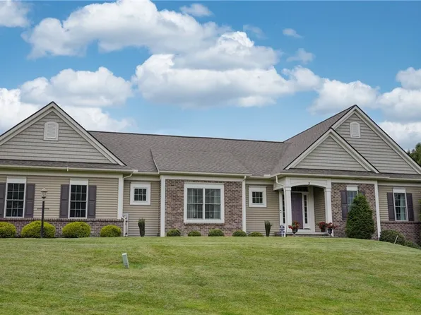 3 Rollins Xing, Pittsford, NY 14534