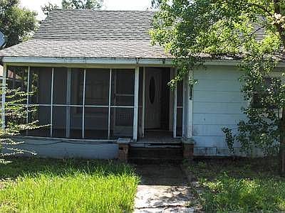 1st image of 1115 NE 9th Ave