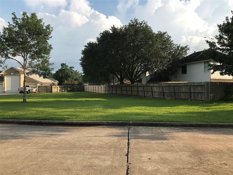 1st image of 3404 Hickory Knolls Dr