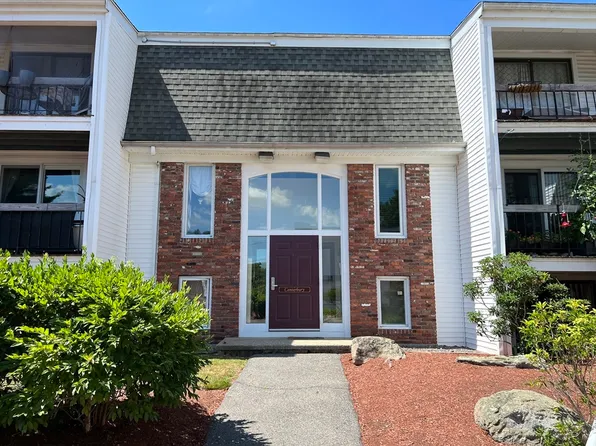 96 Main St APT C8, Foxboro, MA 02035