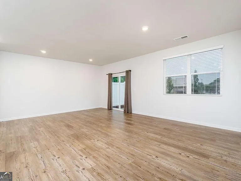 84 Founders Dr — Photo 8