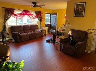 730 Cricket Ln, Woodbridge, NJ