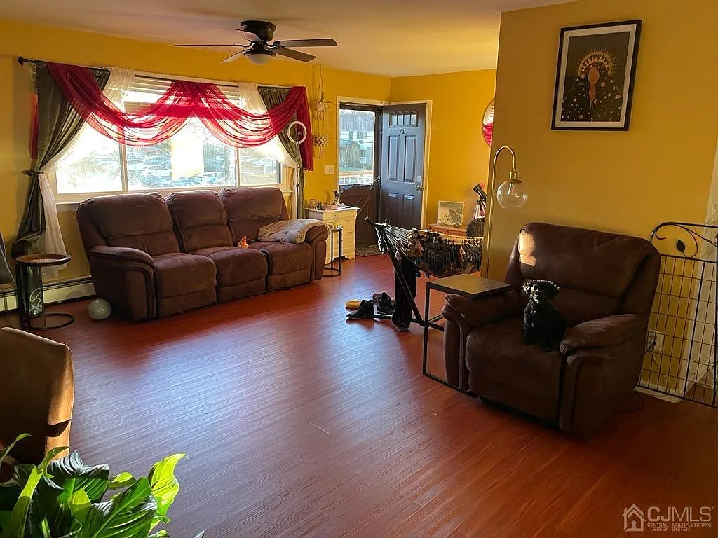 730 Cricket Ln photo 1