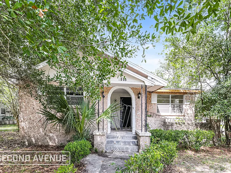 5805 Christobel Ave — Photo 1