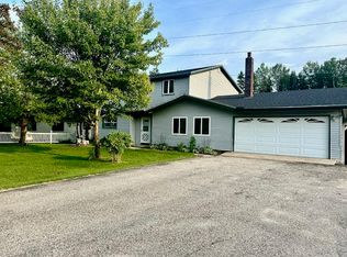 905 Thomas Dr, Cheboygan, MI 49721