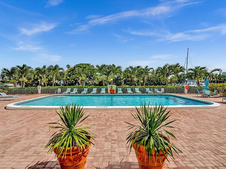 401 Golden Isles Dr #1007 — Photo 40