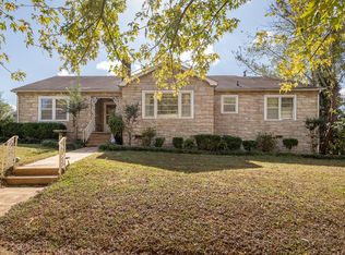 401 River Bluff Dr, Sheffield, AL 35660