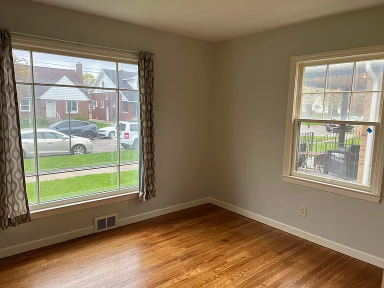 1137 Hovey St SW — Photo 7