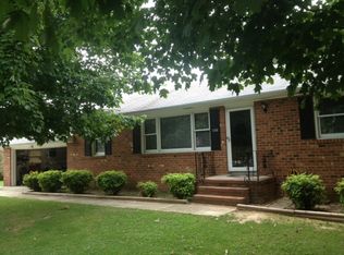 1200 Canterbury Ln, Colonial Heights, VA 23834