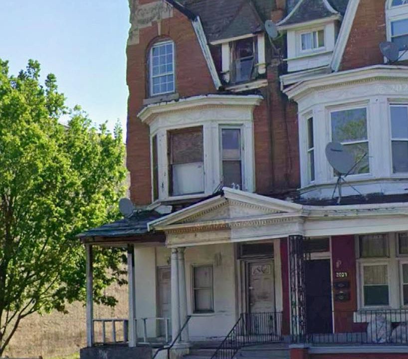1st image of 2009 N 33rd St